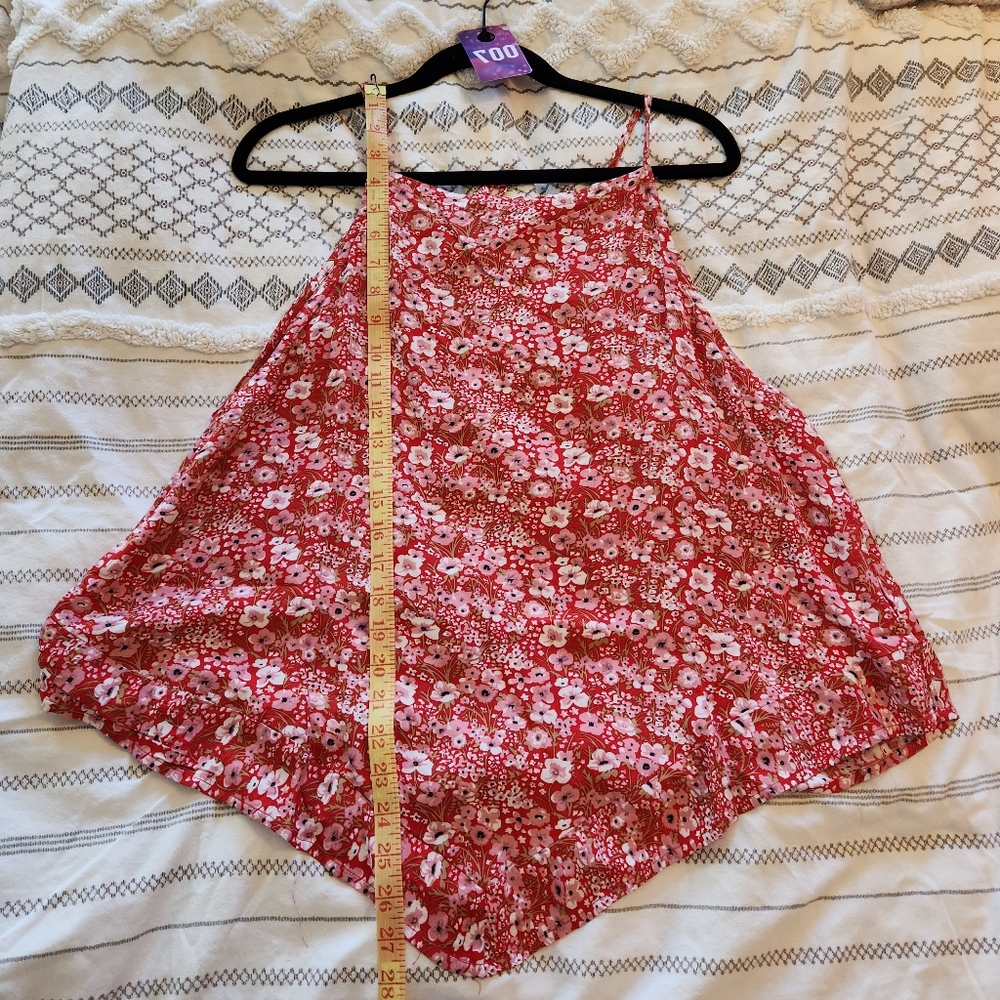 Natural Life sleeveless top. Red size L.